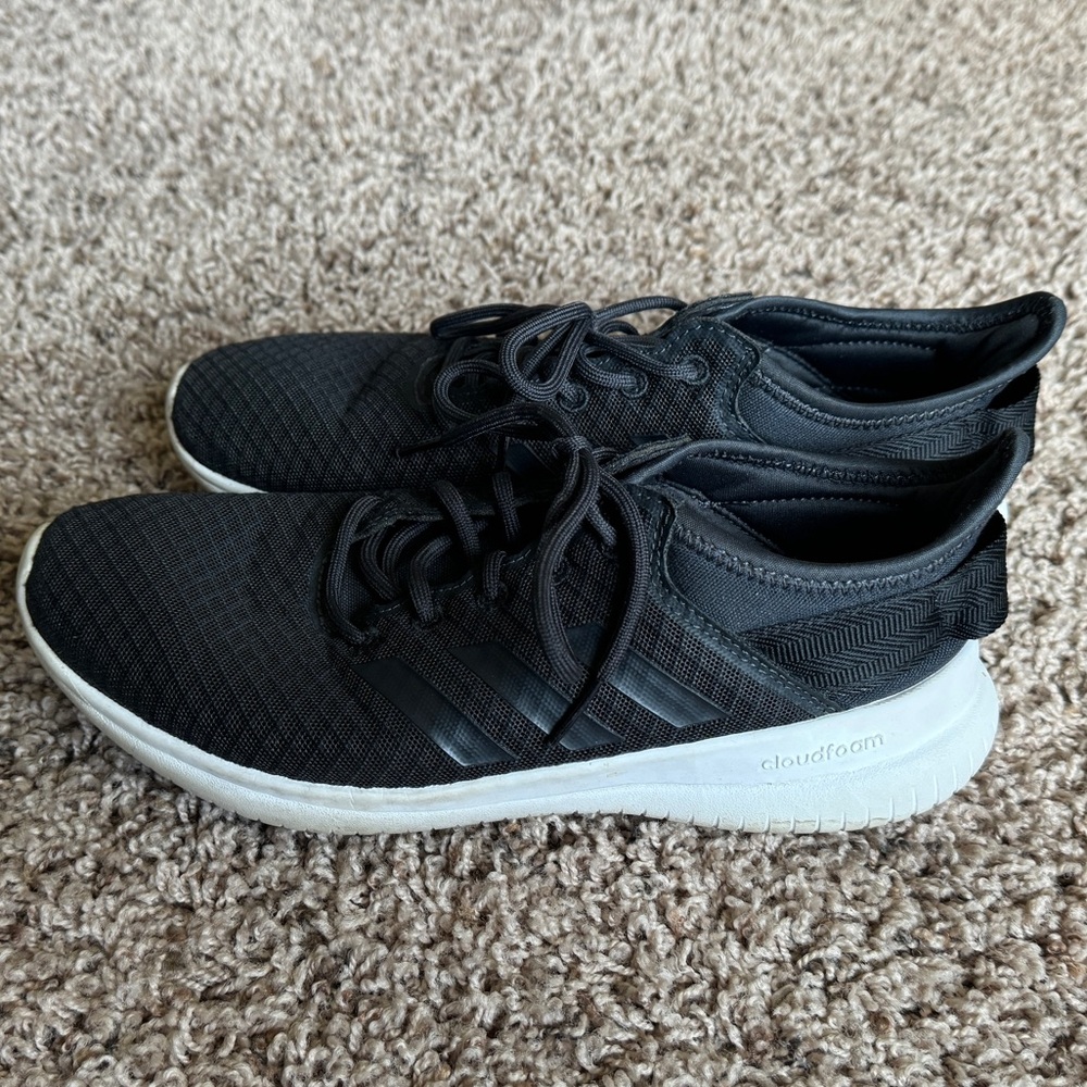 Women’s Adidas Neo Cloudfoam Sneakers Size 8